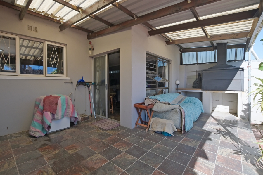 5 Bedroom Property for Sale in Richwood Western Cape